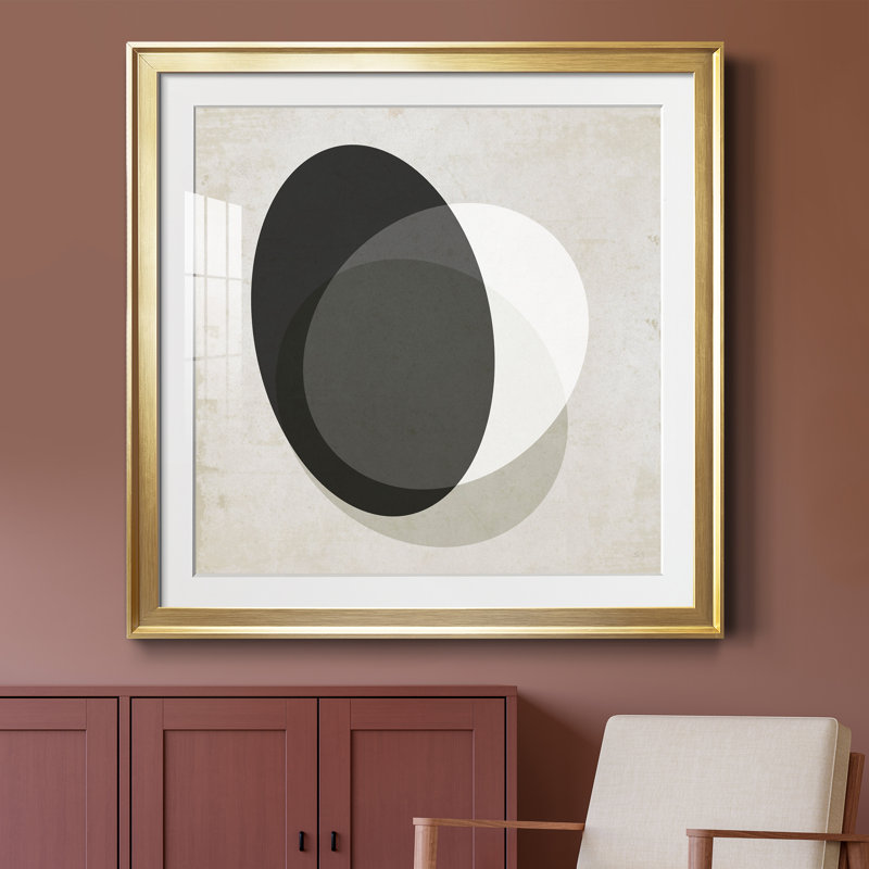 Moderniste Neutre I - cadre photo, H 34,5 po x l 34,5 po x P 1,5 po, Papier encadré doré