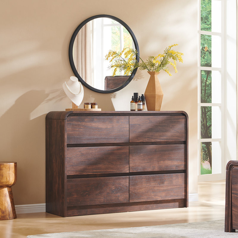 Commode moderne à 6 tiroirs pour la chambre à coucher Maud, commodes en bois de 47 po de largeur et commodes à profil courbé, commode moderne de style Mid-Century avec texture naturelle pour la chambre à coucher et le salon