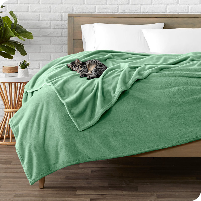 Meadow Luxe Twin/Twin XL Reversible Fleece & Wool Throw