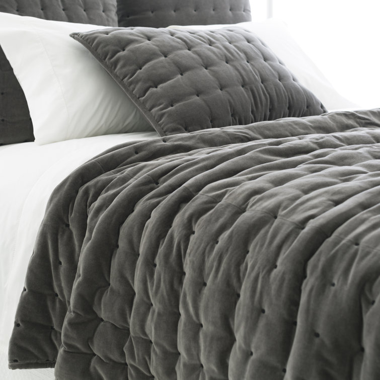 Vienna Velvet Quilt Set