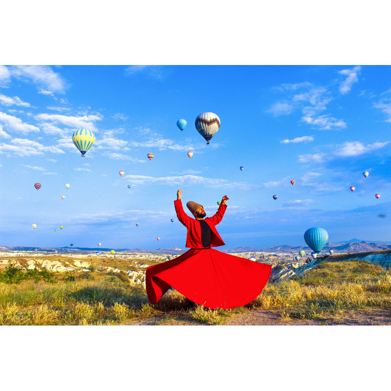 «Whirling Dervish In Cappadocia» par Tugbahasbal - photographie sur toile tendue, H 24 po x l 36 po