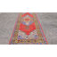 Tapis de couloir unique en laine noué à la main des années 1960 de 3 pi 9 po x 9 pi 4 po en rouge / mauve / vert