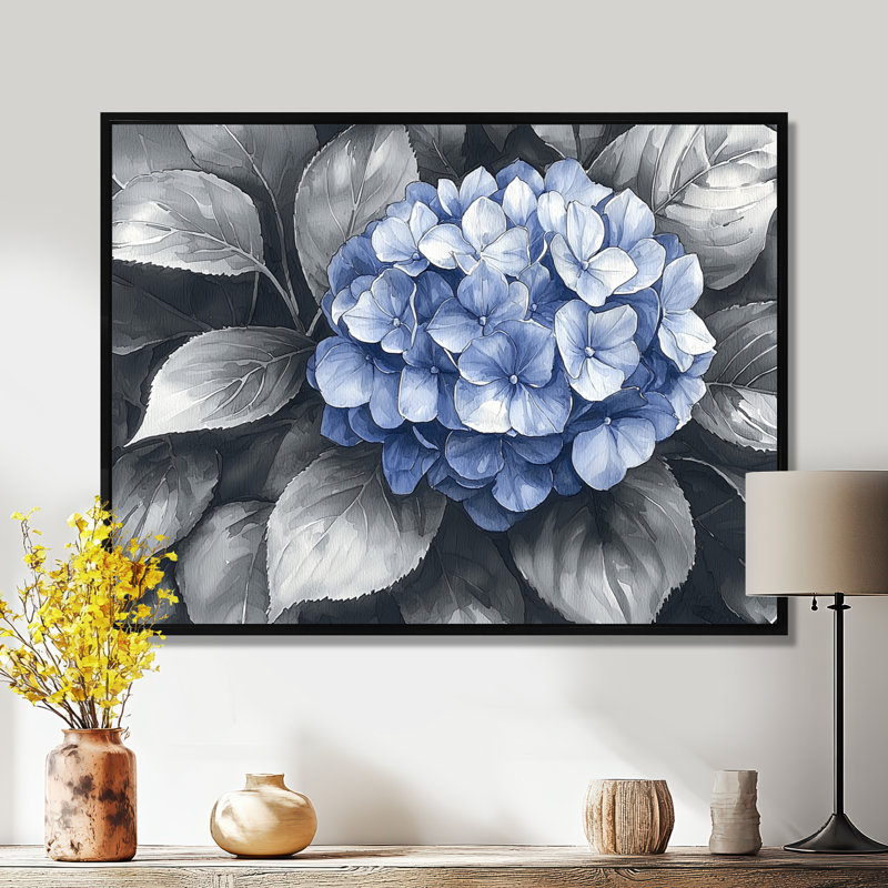 Hydrangée bleue dans un jardin monochrome I - Hortensia, art mural, Impression sur cadre flottant, Noir, H 12 po x l 20 po