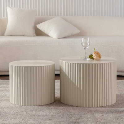 Table basse ronde moderne en bois pour les petits salons