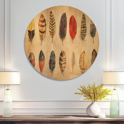 «Boho Feather Abstract Wings II» - impression d'art mural rond en bois rouge bohémien