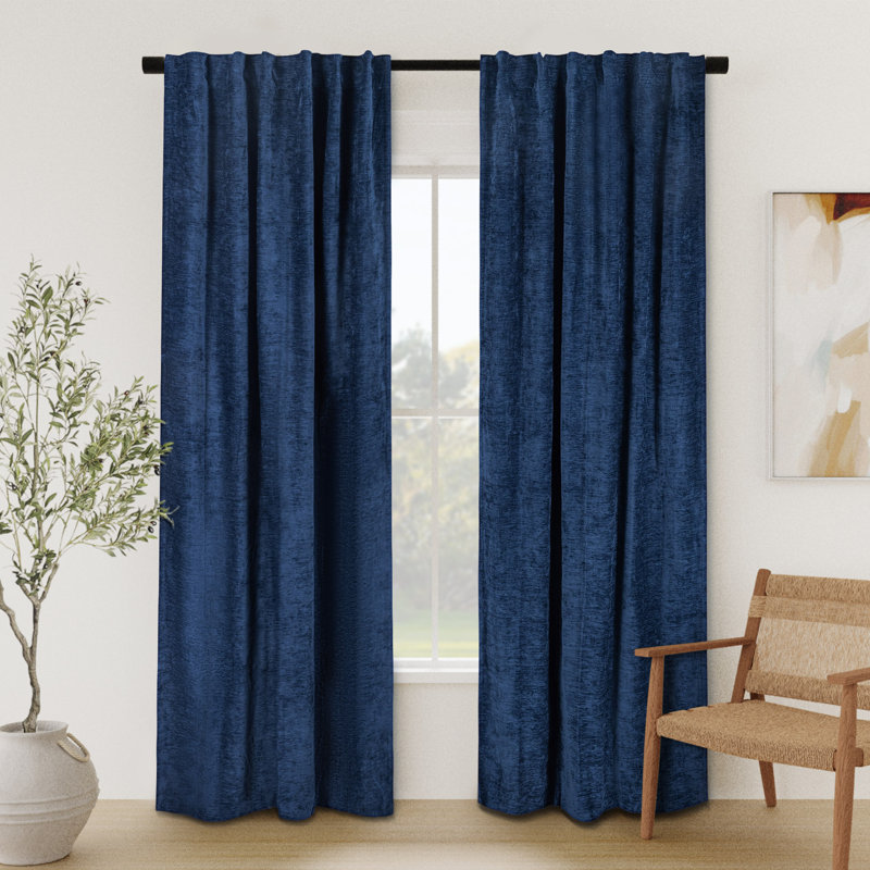 Panneau de rideau simple obscurcissant en chenille Kaori, L 52 po x L 108 po, Marine