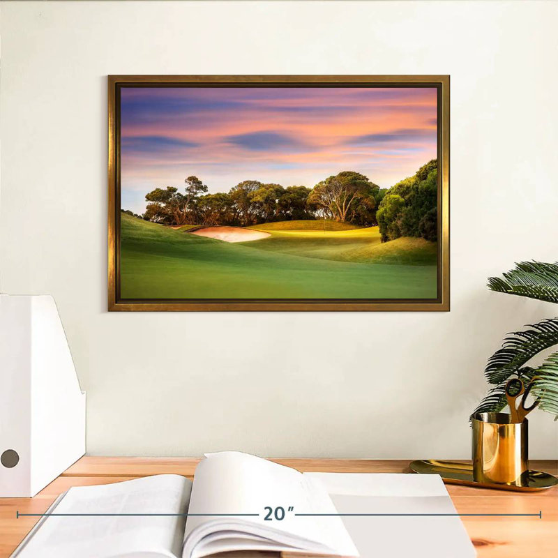 Terrain de golf, coucher de soleil, Cadre flottant doré, 13 po x 9 po