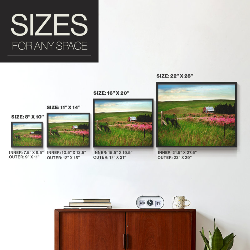 Eden Flower Fields And Barn - Reproduction encadrée - Restickable, Noir, noir, noir, noir, H 22 po x l 28 po