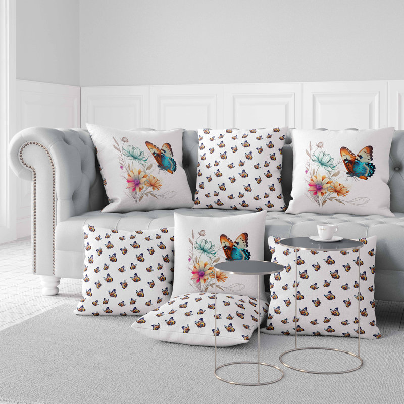 Coussin décoratif réversible intérieur / extérieur Butterfly's Floral Journey, H 16 po x l 16 po