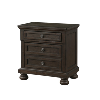 Kynsleigh 29.25'' Tall 3 - Drawer Nightstand
