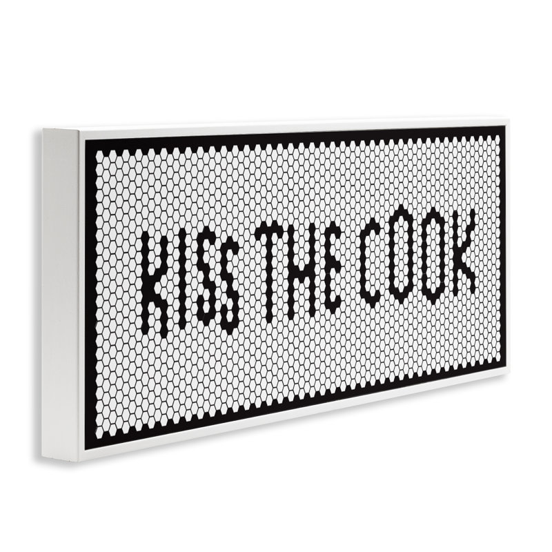 Giclée encadrée rétro Kiss The Cook, conception par Elizabeth Medley, H 13 po x l 30 po, Giclée encadrée blanc bord de mer