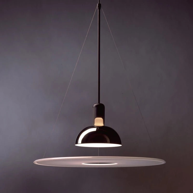 Lustre suspendu 70 'Orbit Spaceship, H 18 po x l 15,8 po x P 7 po, Noir mat
