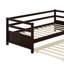 Un ensemble de lit de jour avec un cadre de lit gigogne sous le lit, taille simple-30987096