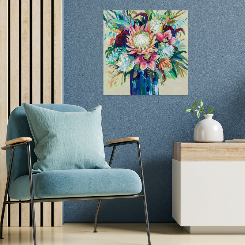 Bouquet contemporain Marias sur fond gris chaud avec art turquoise, H 18 po x l 18 po