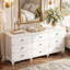 Commode blanche à 63 tiroirs de 63 po de largeur avec bords ondulés et pieds tournés pour le rangement dans la chambre à coucher