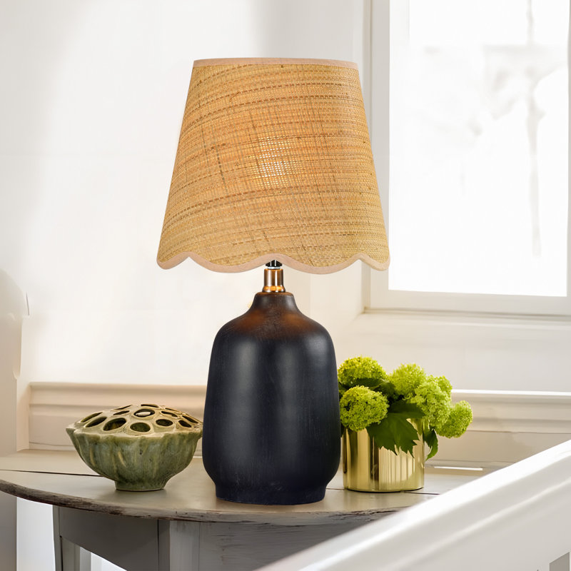 Lampe de table en céramique avec abat-jour festonné, Noir