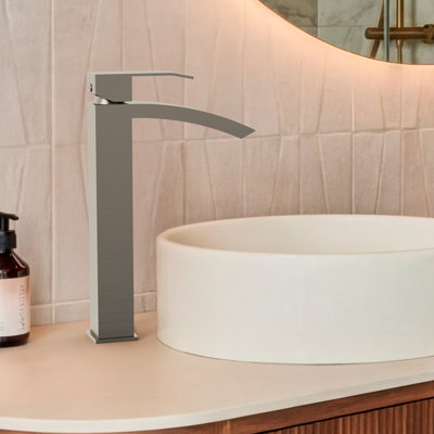 Robinet de salle de bain à un trou, robinet de salle de bain à poignée simple avec drain