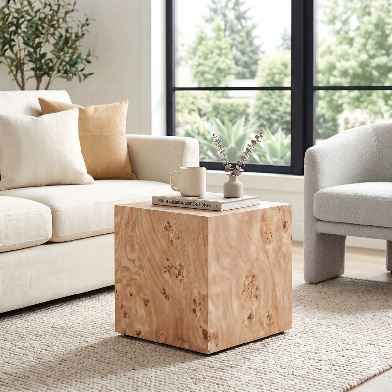 Table basse carrée en MDF aspect bois naturel, pouvant servir de table d'appoint ou de table de chevet. Style wabi-sabi. Dimensions : 40 cm × 40 cm × 40 cm. Possibilité de combiner 3 tailles.