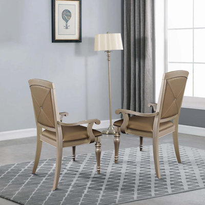 Chaise d'appoint en cuir capitonné Lanyjah