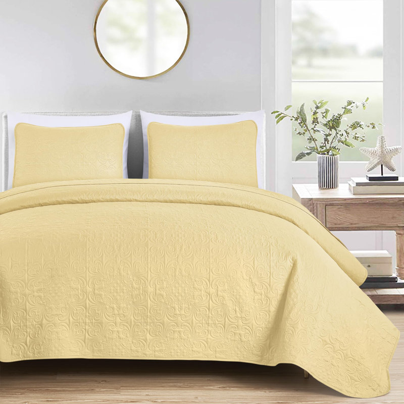 Luca 3-Piece Lightweight Microfiber Oversized Bedspread Set, Queen Coverlet/Bedspread + 2 Standard Shams, Pastel Yellow