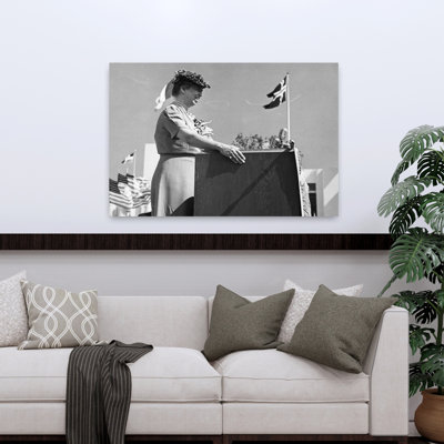 1930S First Lady Eleanor Roosevelt Standing Public Speaking At A Podium At The New York World's Fair Classic Retro Vintage City Portrait Wall Art