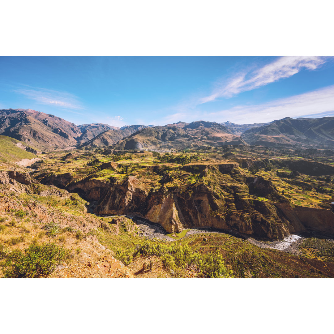 Colca Canyon Landschaft von Tobiasjo - Druck auf Leinwand ohne Rahmen