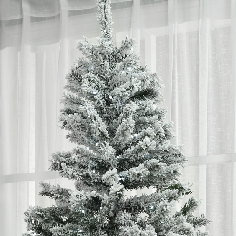 Arbre de Noël artificiel enneigé 7,5 pi avec lumières DEL blanc froid