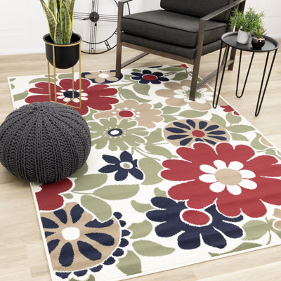 Vihana Floral Red Green Area Rug, 4'7" x 6'7"