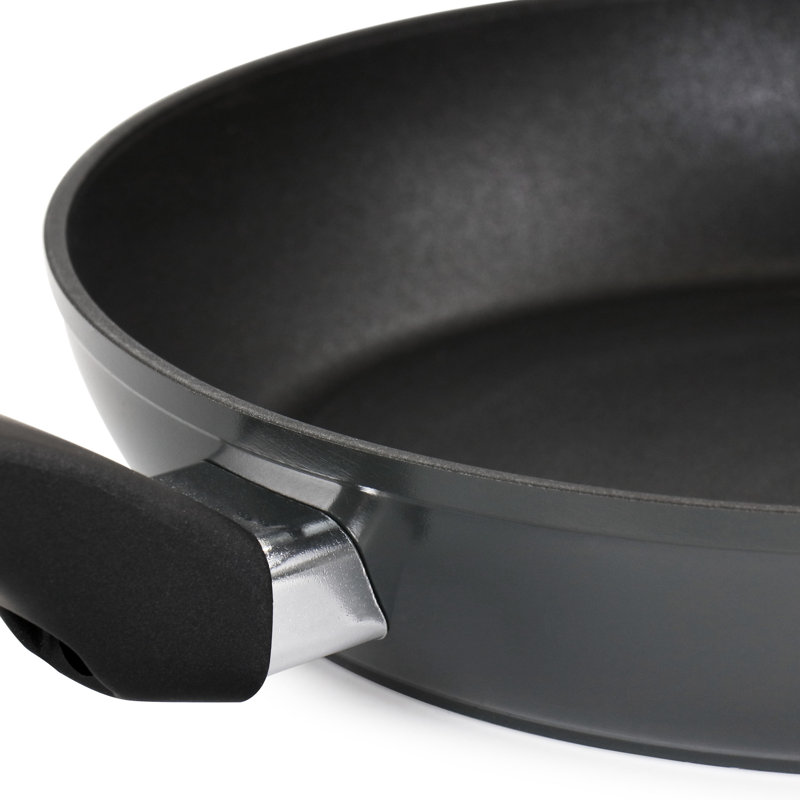 Poêle à frire en aluminium Martha Stewart, 9.5", Noir