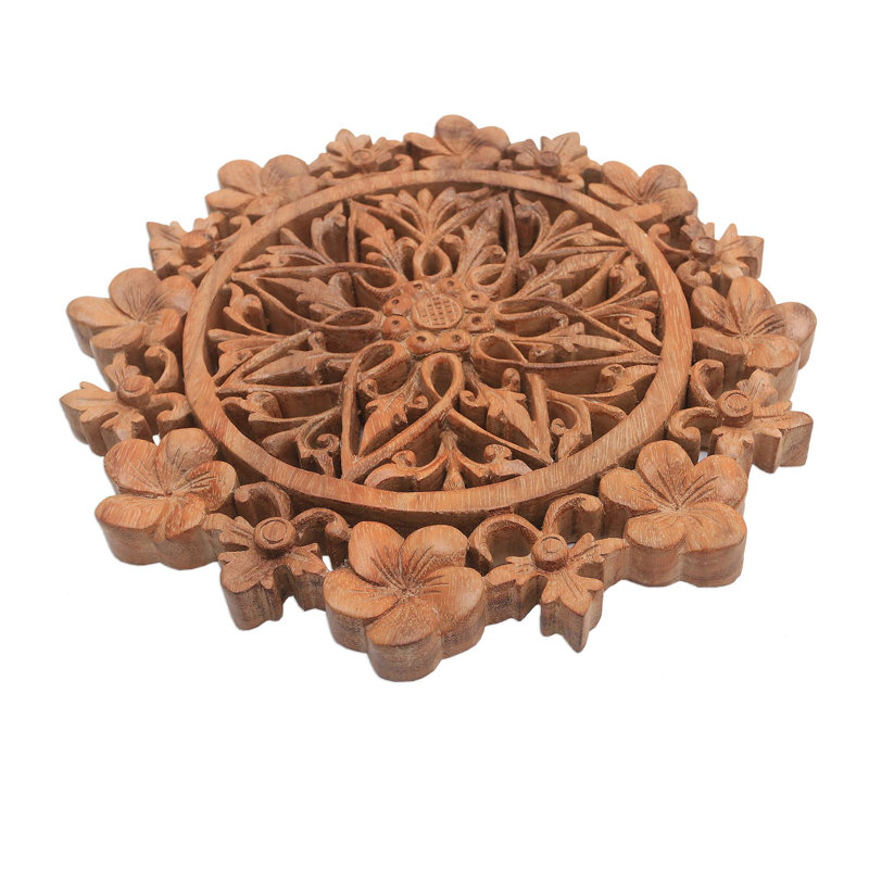 Décoration murale mandala en bois plumeria