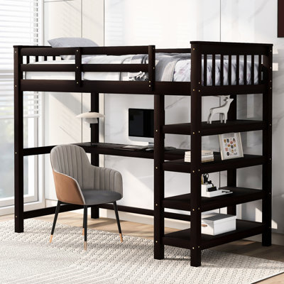 Lit mezzanine simple avec bureau de rangement et tablettes colorées pour optimiser l'espace