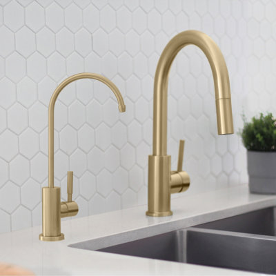 Single Handle Pull Down Kitchen Faucet with drinking Water Tap in Gold