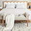 Élégant beige, design, pin et contreplaqué, repose-pieds pour une structure classique de jour tranquille, idéal comme siège supplémentaire dans la chambre à coucher