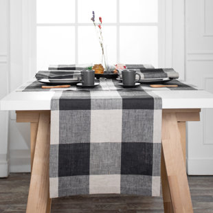 Chemin de table D'Moksha Homes