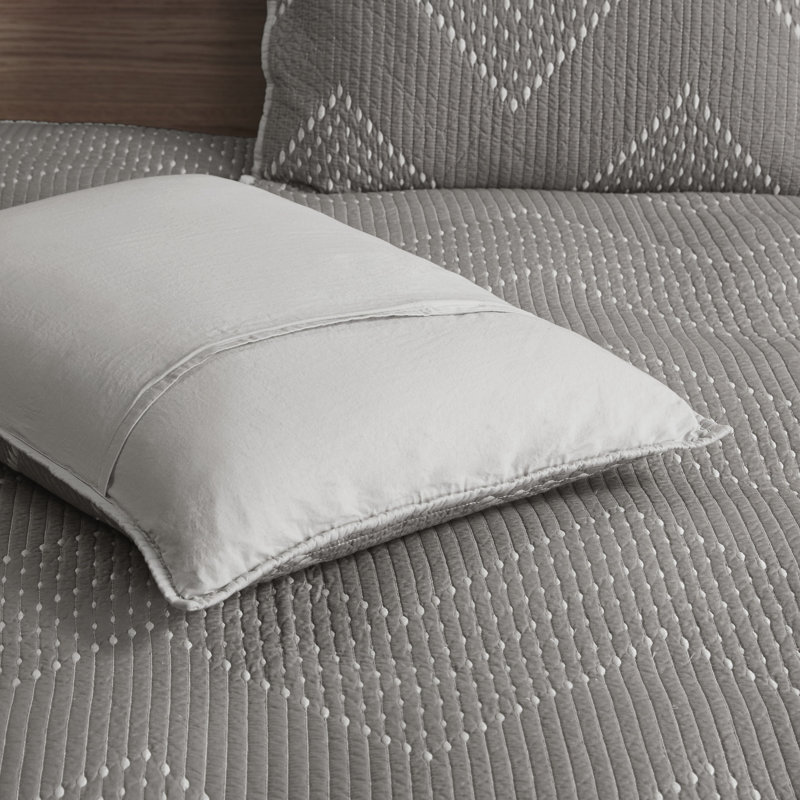 Black Cotton Reversible Chevron Full Quilt Set