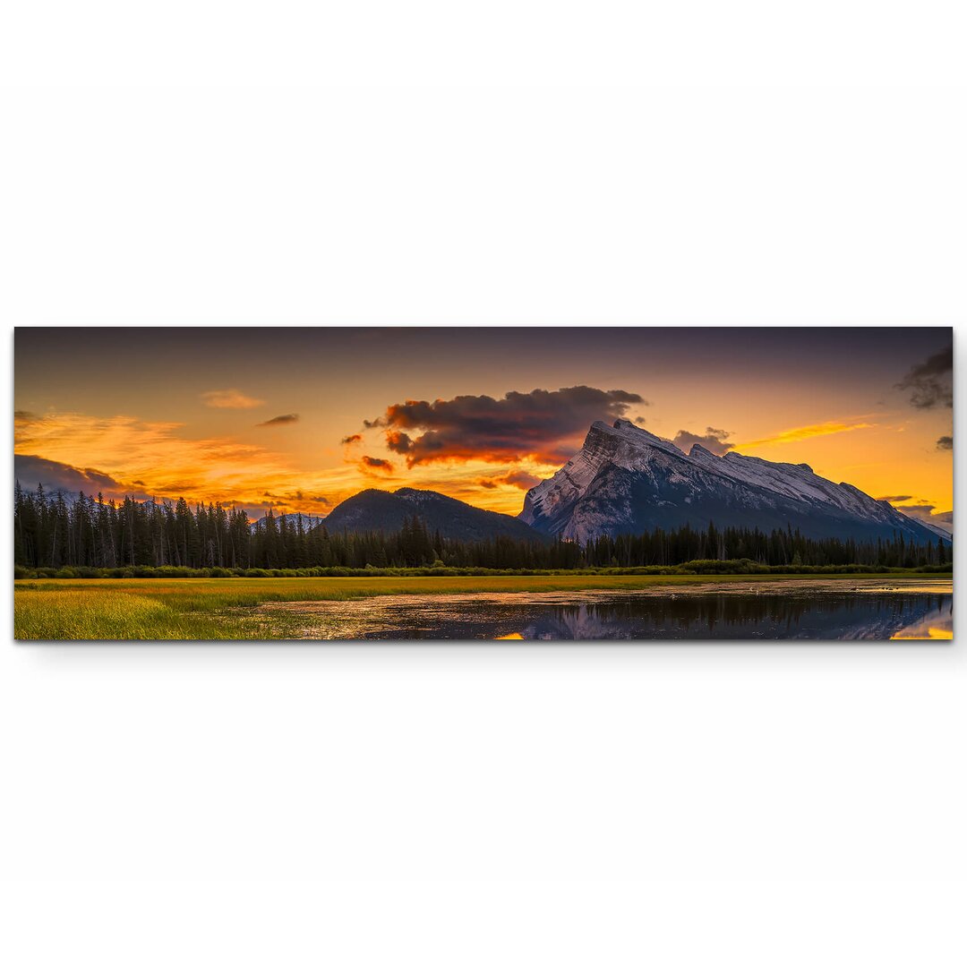 Leinwandbild Goldener Sonnenaufgang über den kanadischen Rockies