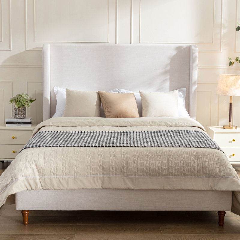 Élégant très grand lit avec tête de lit tapissier somptueuse de 54 po - structure en métal, décoration de chambre à coucher, sommier requis, styles d'assemblage facile