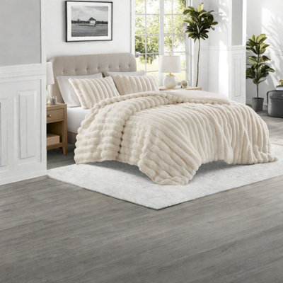 Luxurious Ultrasoft Bedding Set, Faux Fur, Cozy Comfort, Home