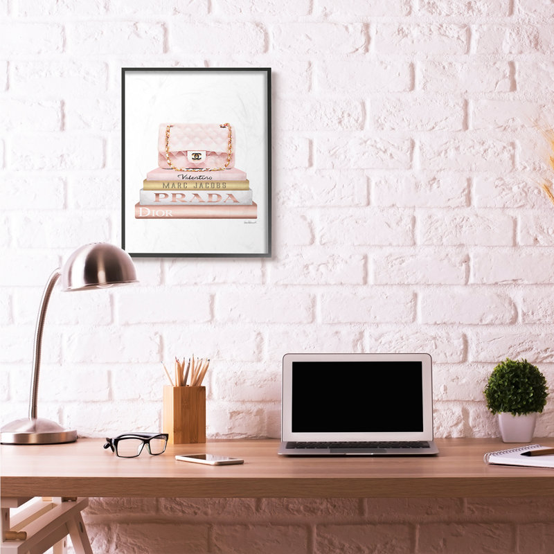 « style mode sac blanc rose or », impression bookstack, Giclée encadrée noir minuit, H 30 po x l 24 po x P 1,5 po