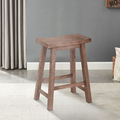 Tabouret à hauteur de comptoir en bois avec pieds inclinés