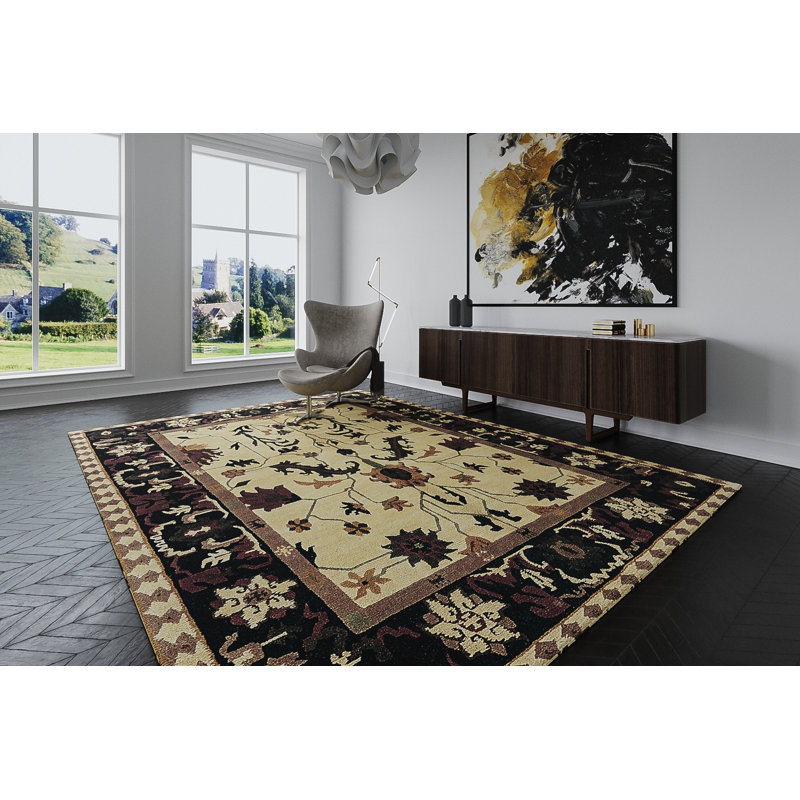 Wool Oriental Area Rug in Beige/Black, Rectangle 6' x 9'