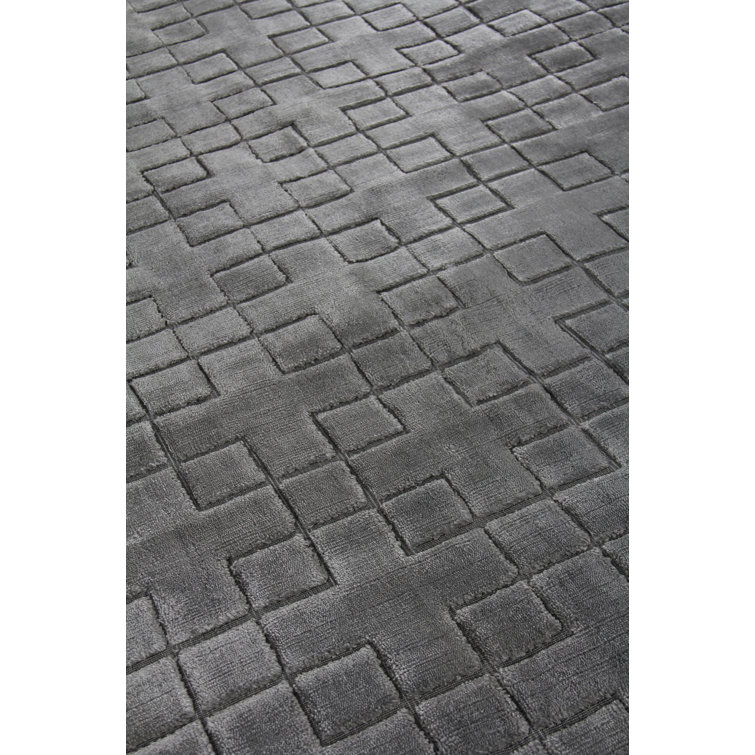 Smooch Geometric Area Rug in Dark Gray