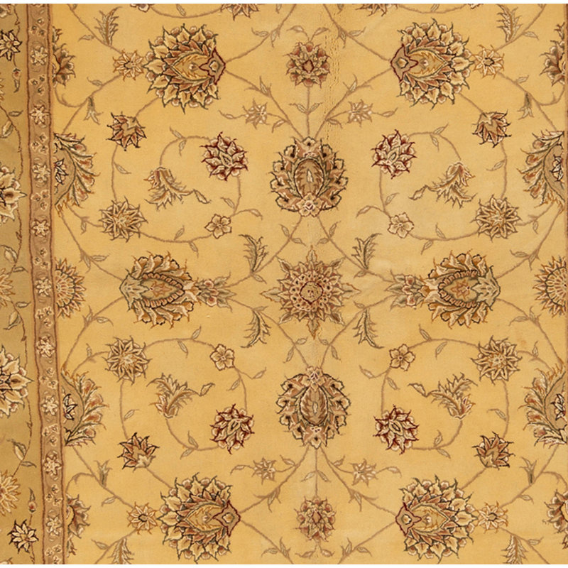 Hand Knotted Wool Area Rug in Ivory And Beige