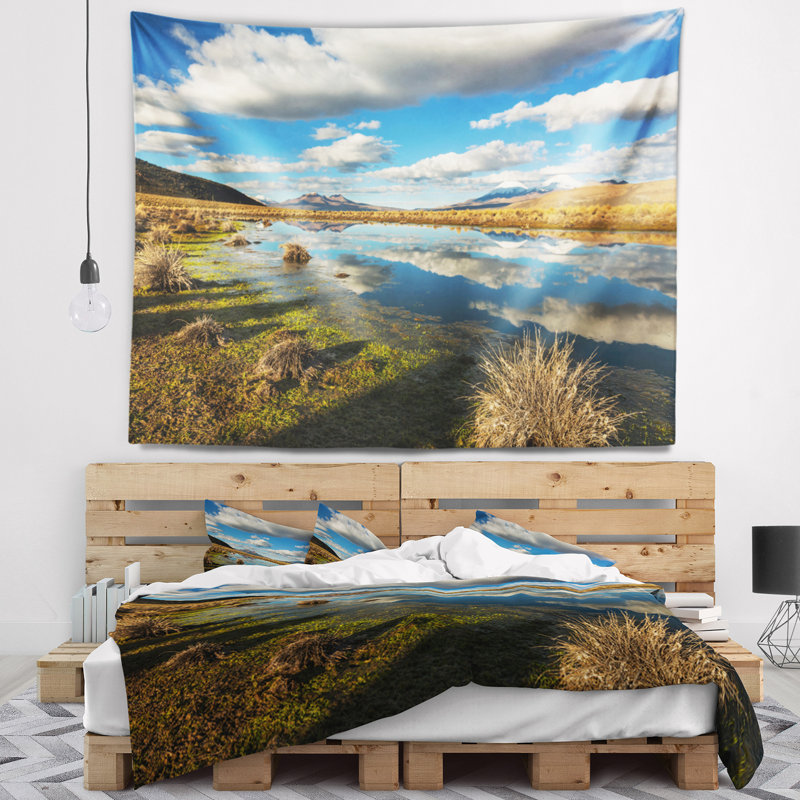 Tapisserie landscape clouds reflétant le mountain lake, H 68 po x l 80 po
