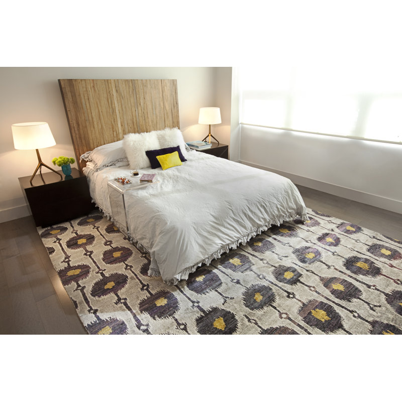Rumi Ikat Hand-Knotted Silk Sunburst/Gray/Black Area Rug
