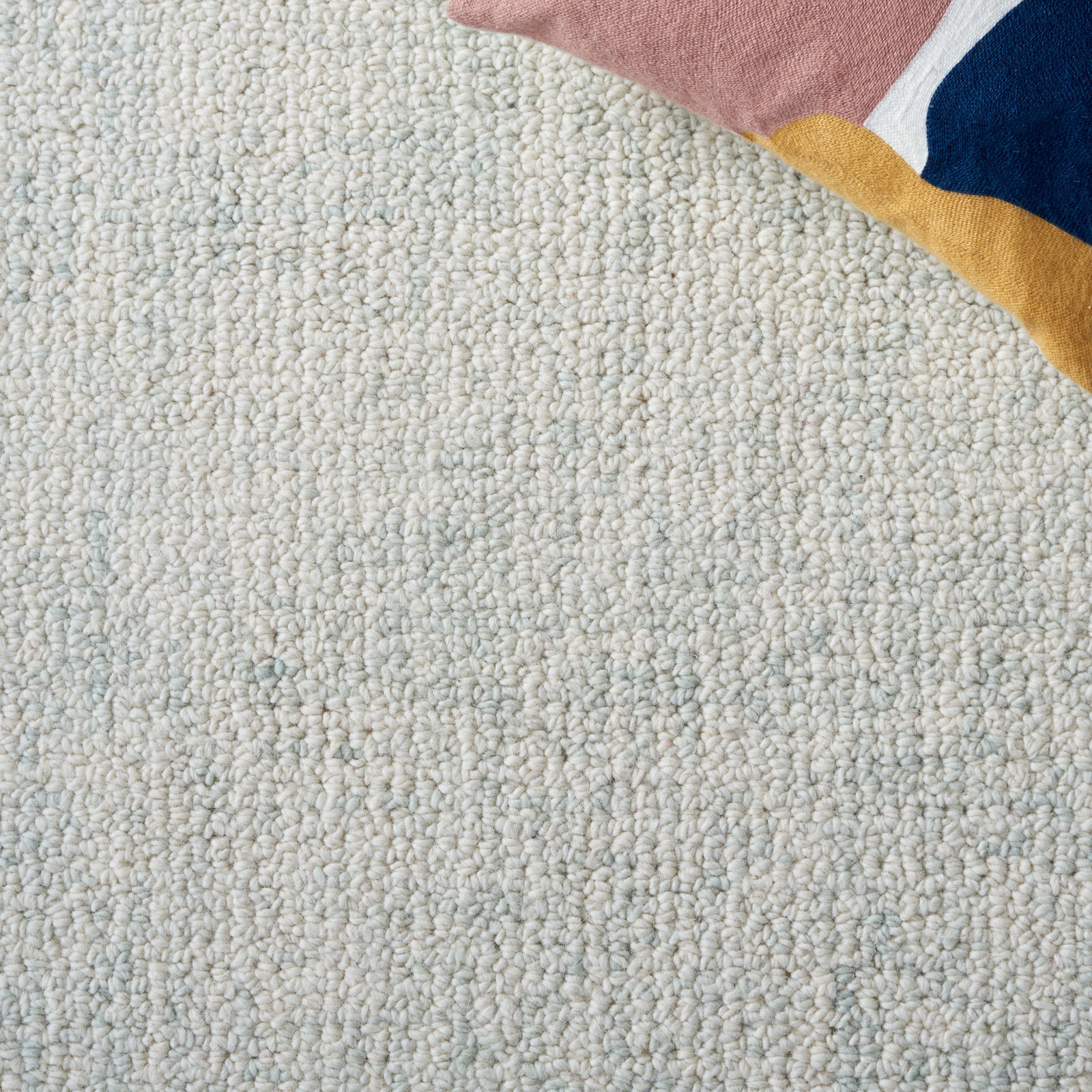 Donica Handmade Light Sage/Ivory Rug, Rectangle 6' x 9'