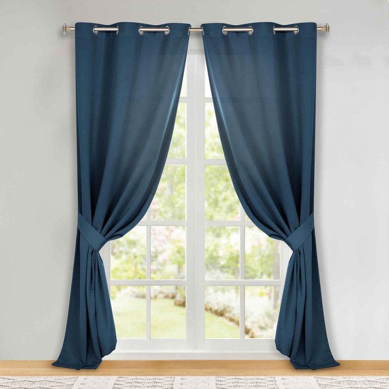 Paire de rideaux obscurcissant avec œillets Millendon, L 42 po x L 108 po, Bleu marine