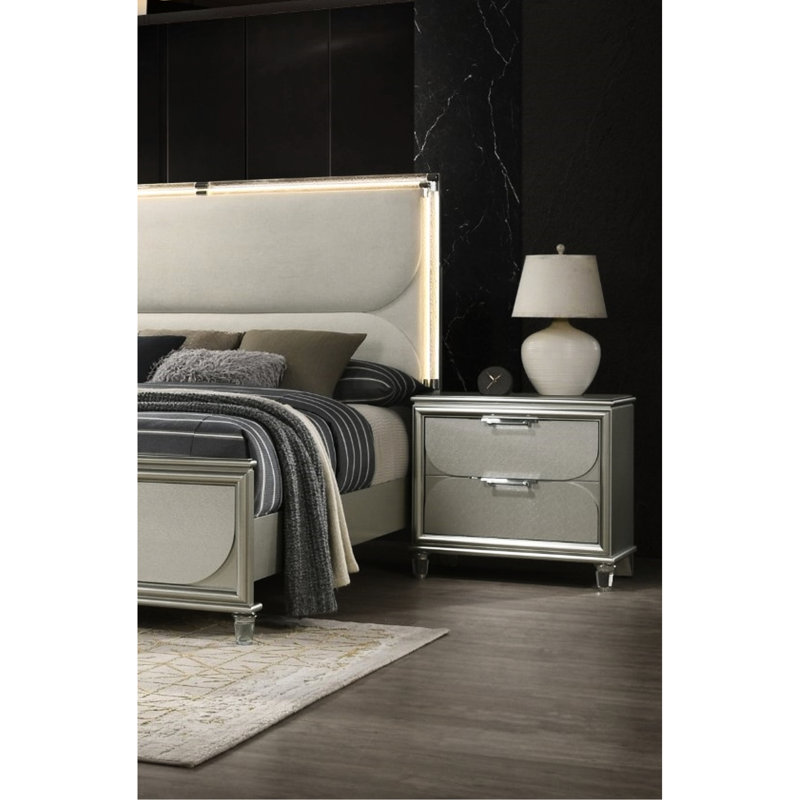 Classique, contemporain, argent, table de chevet, panneaux, glissières latérales en métal, table anglaise à 2 tiroirs avec pieds avant en acrylique et tiroir doublé de feutre pour la chambre à coucher