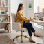 Chaise de bureau en velours côtelé crème avec base dorée élégante et hauteur réglable