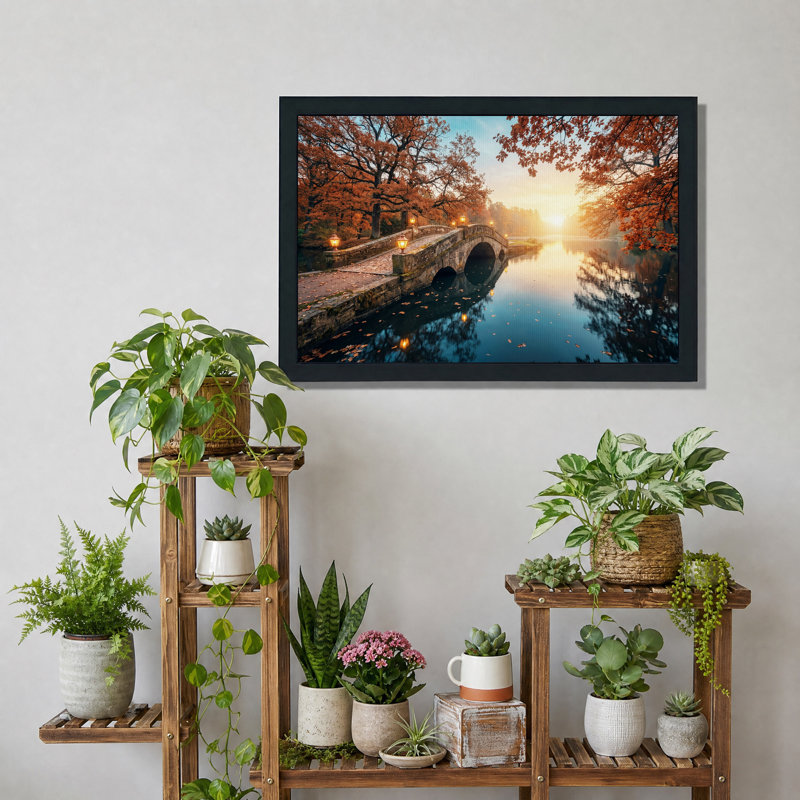 Tableau sur toile représentant un pont de pierre avec des feuilles d'automne orange, 16"H x 24"W